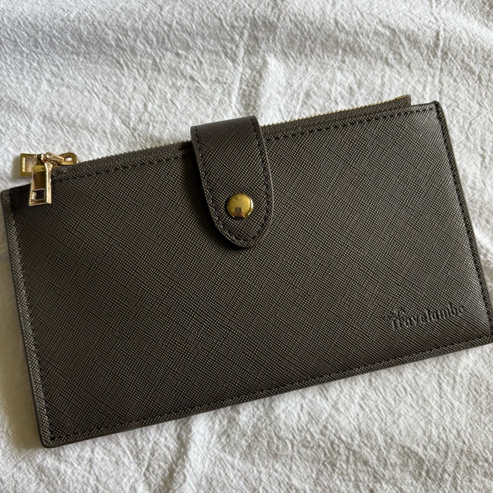 TRAVELAMBO Grey RFID Blocking Leather Wallet